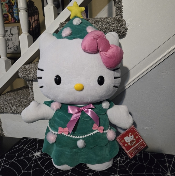 Hello Kitty Christmas Tree Greeter - Picture 1 of 7